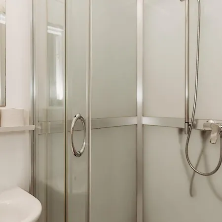 Auberge de jeunesse 16eur - Fat Margaret's *