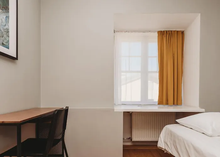 Hostal 16eur - Fat Margaret's