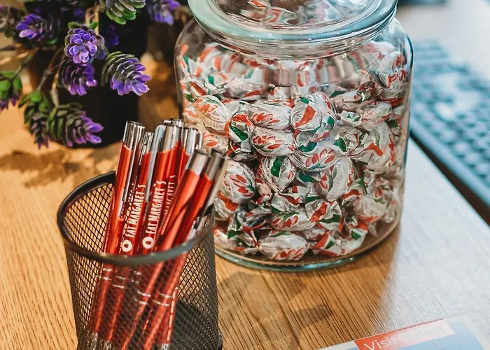 Hostel 16eur - Fat Margaret's