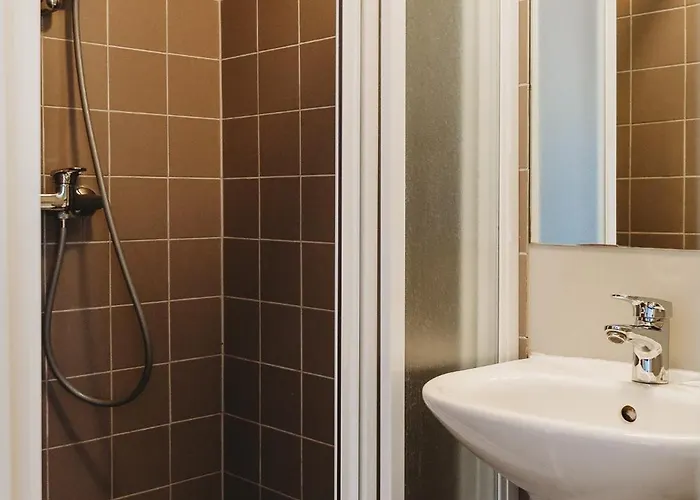 Hostal 16eur - Fat Margaret's