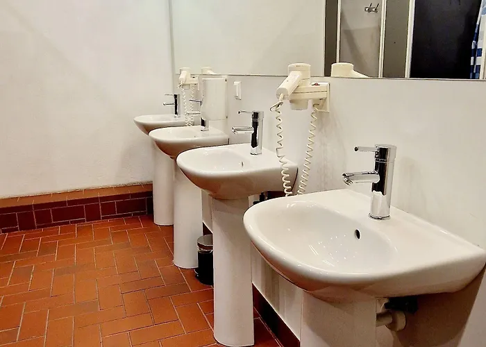 Hostal 16eur - Fat Margaret's *