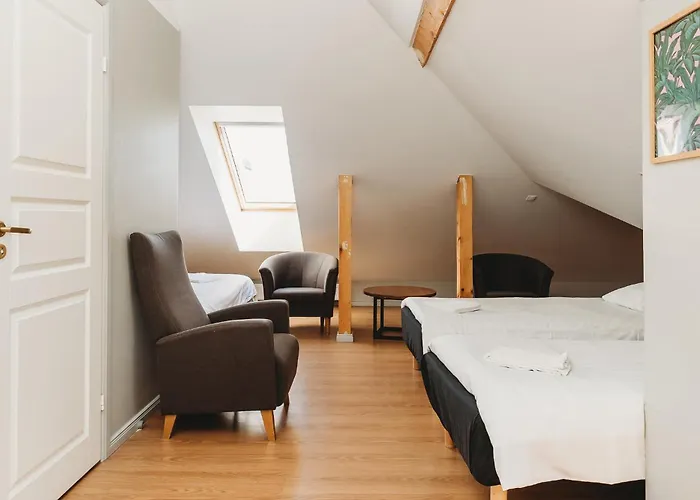 16eur - Fat Margaret's Hostel *