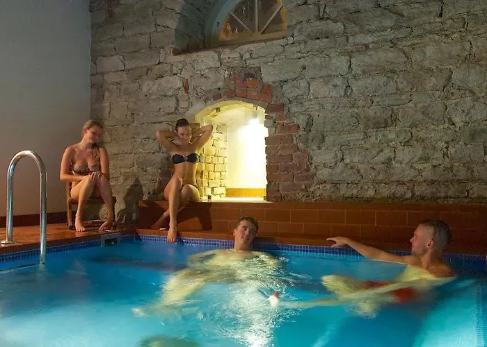 Hostel 16eur - Fat Margaret's *